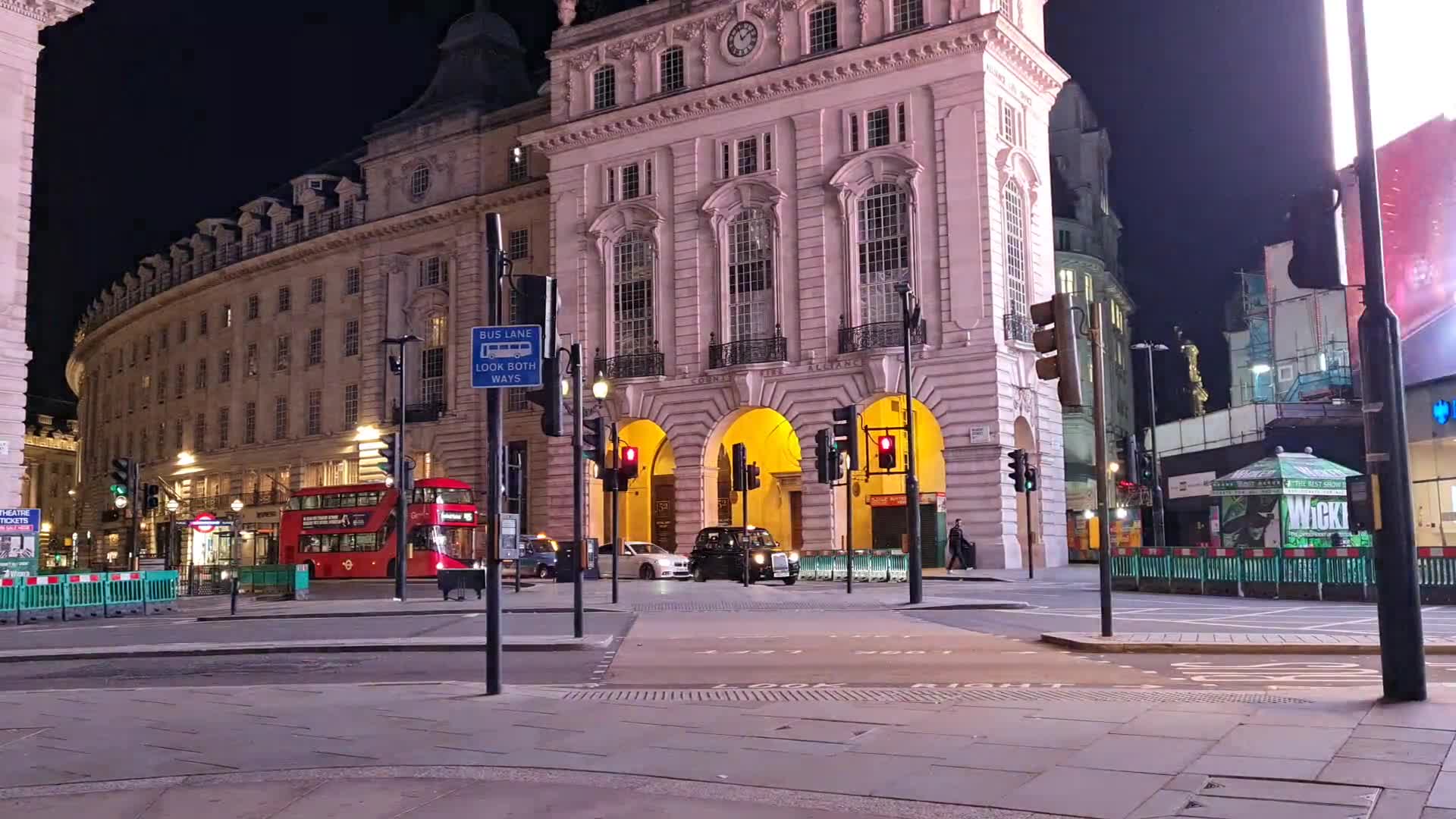 London city streets at night